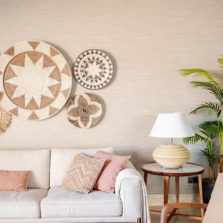 Luxurious Private Pool Private Views Вилла